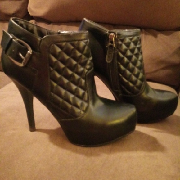 Hold@TrueBlood** Guess Moto Booties - Picture 4 of 7